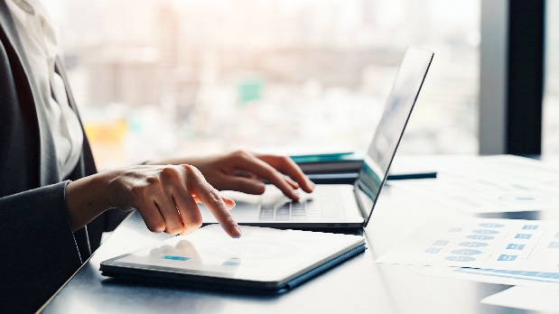 クラウド会計×AIの活用による「圧倒的なスピード」と「正確性」